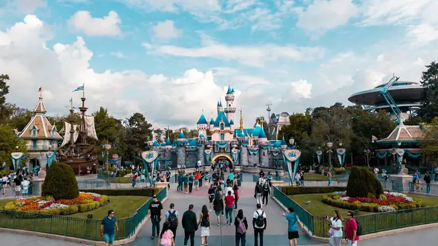 disneyland in which country